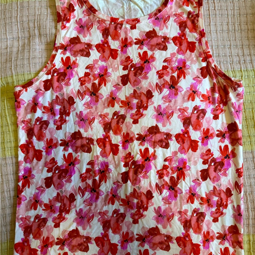Brand new David Lawrence M stretchy sleeveless top